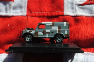 76DEF012 Land Rover Defender 